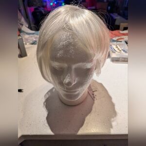 White wig